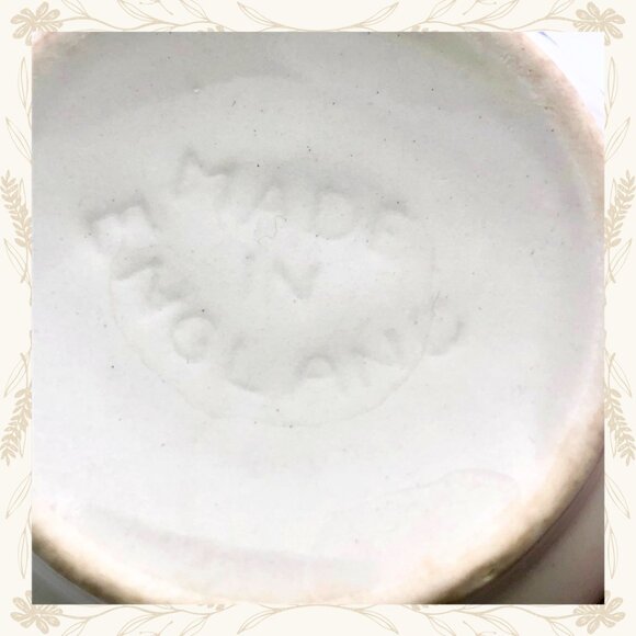 Vintage Johnson Brothers "Willow" Blue & White Teacup & Saucer Set - Picture 10 of 10